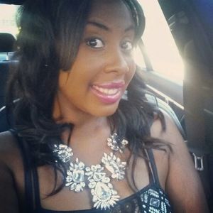 Meet your Posher, Toya